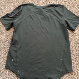 lululemon athletica Olive Green Short Sleeve Tee - size 4